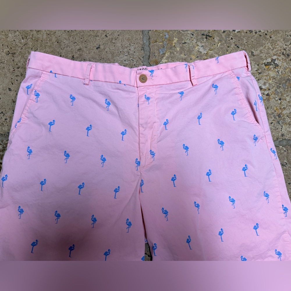 Izod Saltwater Stretch Men’s Size 36 Pink & Blue Flamingos Shorts - Picture 3 of 8